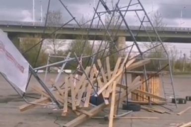 Сломанная вышка на дрифт-площадке в Иркутске Скриншот из группы dtp38rus в Instagram (12 )