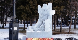 &quotИнвалидами&quot становятся ледяные фигуры в сквере Кирова в Иркутске Владислав Костин, РИА IrkutskMedia