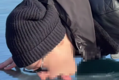 "Шалун, хулиган, что ты творишь": язык SHAMANа на Байкале шокировал женщин в сети