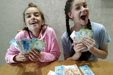 10 тысяч за внука смогут получать россияне ежегодно - в Госдуме предложили новую выплату ИА ЕАОMedia