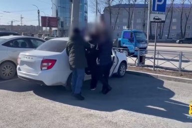 В аэропорту Иркутска задержали курьера аферистов по делу о хищении 13 млн рублей Пресс-служба Восточно-Сибирского ЛУ МВД России на транспорте