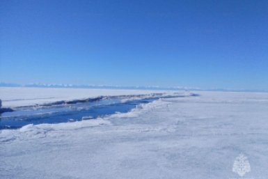 Разрывы льда и трещины фиксируются на водоёмах Иркутской области