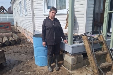 Вода по пояс и страх: почему Хомутово захлебывается весной – паводок глазами людей