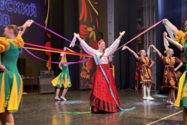В ДК "Нефтехимик" Ангарска состоялся гала-концерт фестиваля "Будь ярче"