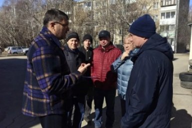 Благоустройство избирательного округа №34 депутат думы Иркутска обсудил с администрацией Пресс-служба думы Иркутска