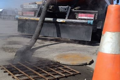 Движение транспорта ограничили в одном районе Иркутска из-за аварии на теплосети