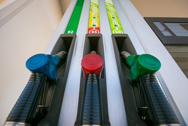 Стоимость топлива увеличилась у двух сетей АЗС в Иркутске