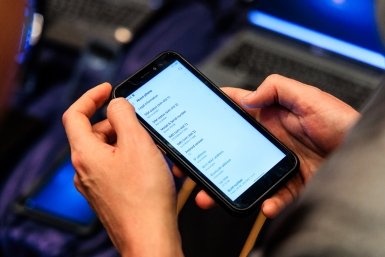 Сильнее всего ударит по бедным — эксперт Саттаров о новом IMEI‑сборе в России