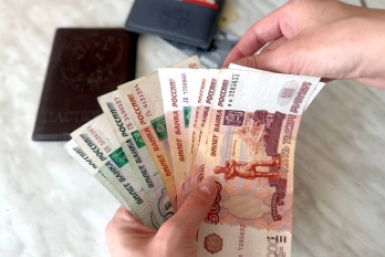 С июня этого года работающие родители в Иркутской области смогут получать новую выплату