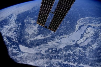 Интернет завис на этих кадрах: необычные фото Байкала из космоса попали в сеть