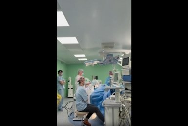 В Иркутске 12-летнему пациенту провели уникальную роботическую операцию