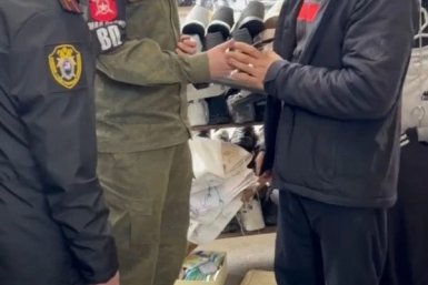 Девять бывших мигрантов доставили в военкомат после рейдов в Иркутске