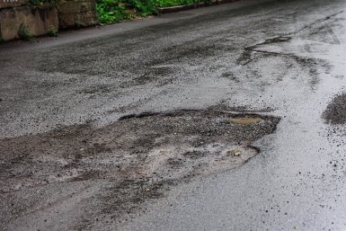 Новый путепровод на Батарейной в Иркутске вновь нуждается в ремонте