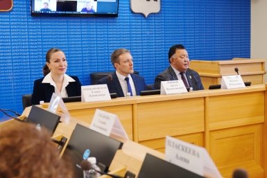Вопросы реабилитации участников СВО и членов их семей обсудили в Заксобрании Мария Иванова