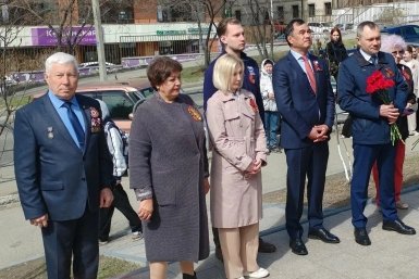 Депутаты думы Иркутска в Свердловском округе поздравили ветеранов с Днем Победы Пресс-служба думы города