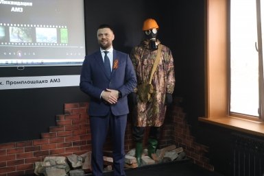Вадим Логунов в музее Мышьяка Ксения Абрамова, ИА IrkutskMedia