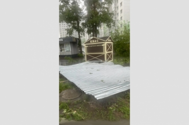 Ураган с громом и молниями обрушился на Иркутск