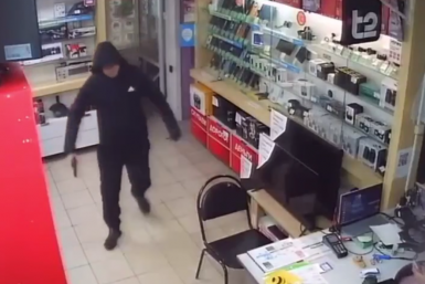 Житель Братска напал на комиссионный магазин с игрушечным пистолетом