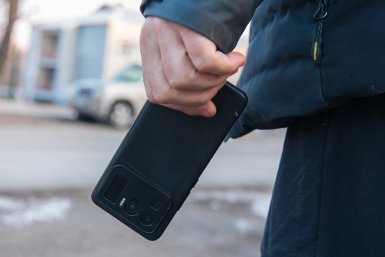 Мошенники массово подменяют QR-коды и воруют деньги: как не попасться
