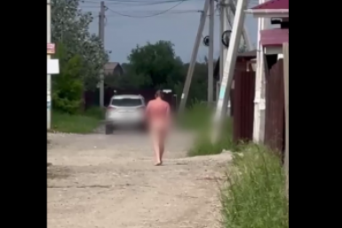 Голый мужчина пришел в магазин в Шелеховском районе Предоставлено очевидцем