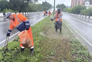 Городские службы устраняют последствия дождливой погоды в Иркутске