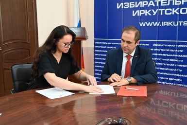 Андрей Ахмадулин подал документы в избирком Иркутской области для участия в выборах в ГД Избирком Иркутской области