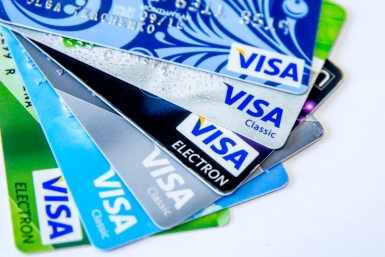Сбер опроверг сообщения о массовом закрытии карт Visa