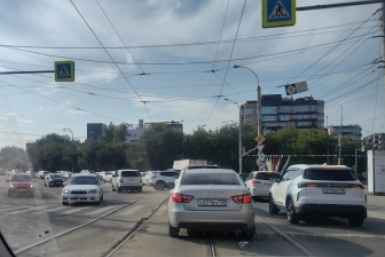 ДТП при въезде на Глазковский мост парализовало движение в центре Иркутска