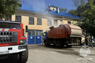 В Ангарске водитель мусоровоза привез загоревшийся мусор прямо к пожарным