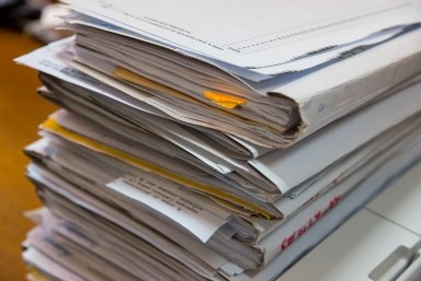 Сирота с двумя детьми не может получить положенное по закону жильё в Приангарье