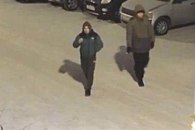 В Иркутске разыскивают двух мужчин после пропажи автомобиля и мотоцикла с одной парковки