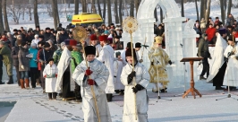 На количестве жителей Иркутска, желающих окунуться в прорубь, сказался понедельник - рабочий день Карпов Валентин для ИА IrkutskMedia