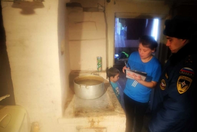 Рейд по неблагополучным семьям, проживающим в частном секторе Октябрьского округа Иркутска Мария Оленникова, IrkutskMedia