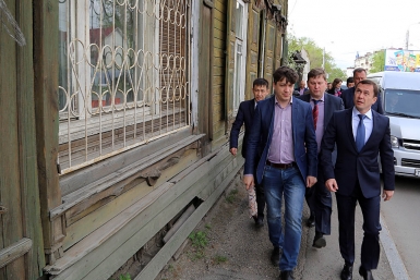 Снос торговых рядов бывшей &quotШанхайки&quot начался в рамках
реализации проекта &quotИркутские кварталы&quot Мария Оленникова, IrkutskMedia