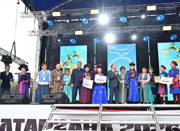 В Улан-Удэ наградили победителей творческих конкурсов "Алтарганы-2026"