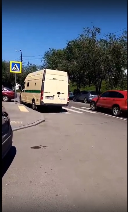 Парковка на "зебре"