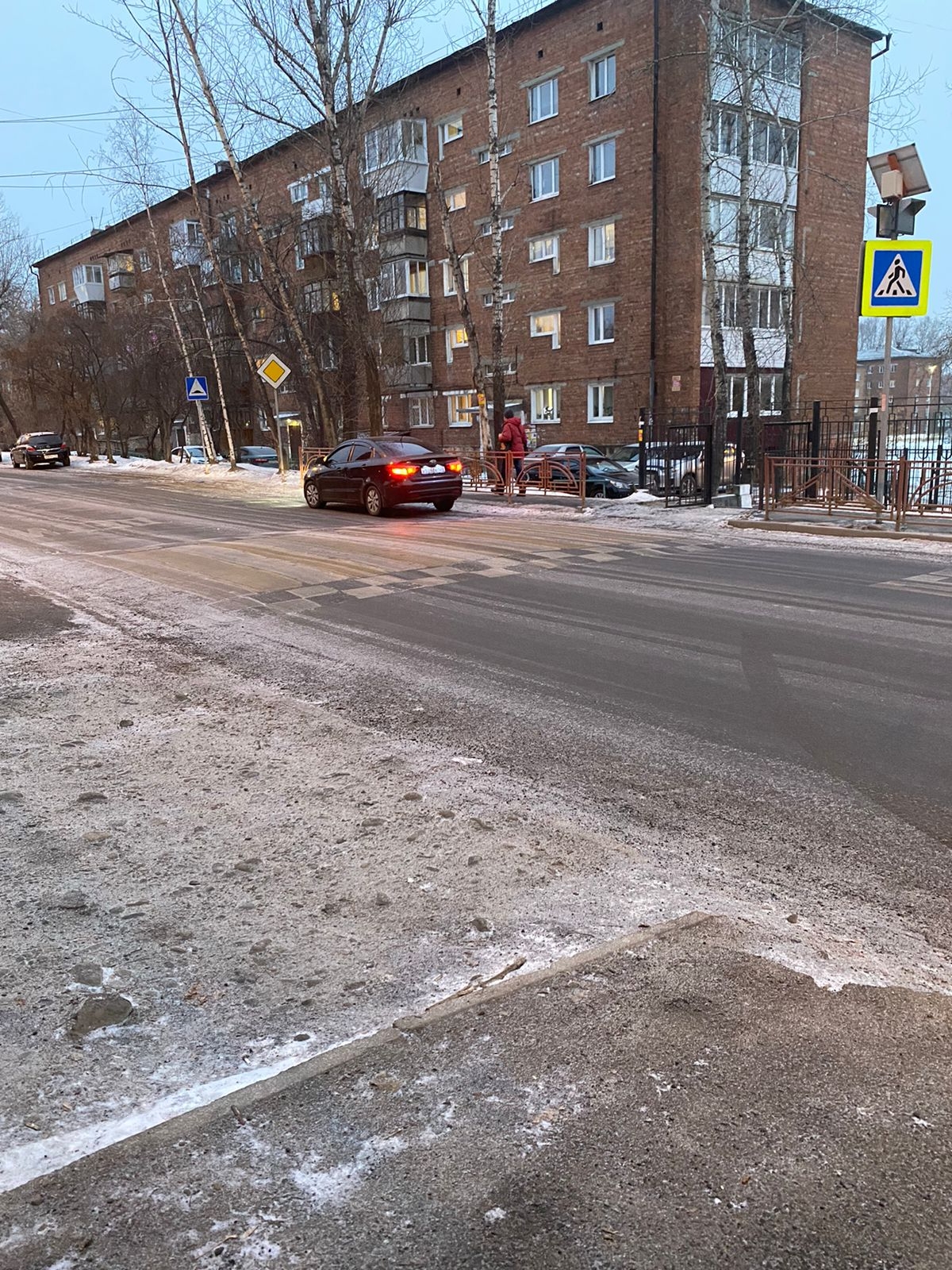 Парковка на "зебре"