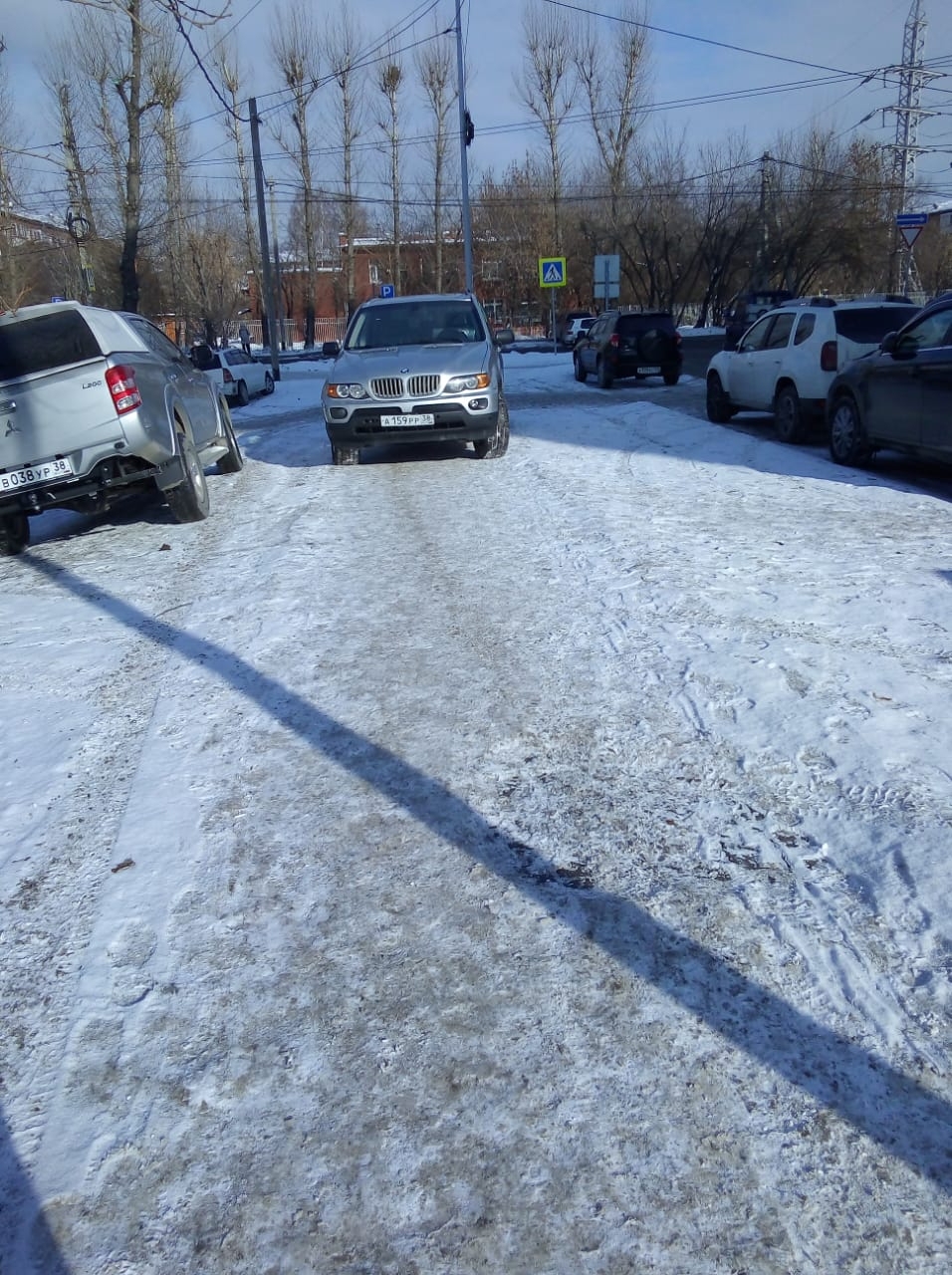 Постоянно паркуют на улице Горная на тротуаре