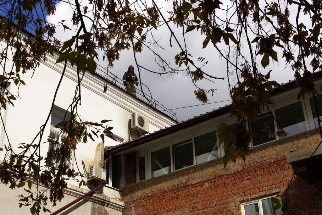 Пожар в Институте репродукции человека произошел в центре Иркутска, Фото с места события из других источников