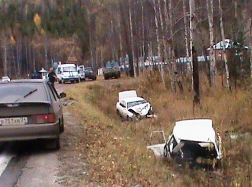 Пострадавшие пассажир "Жигулей" и водитель иномарки доставлены в больницу, Фото с места события из других источников