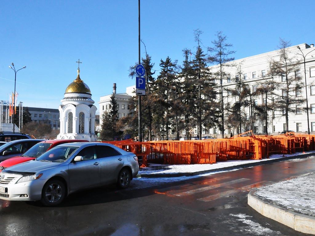 На низком старте находится Иркутск перед Эстафетой Олимпийского огня, Фото с места события собственное