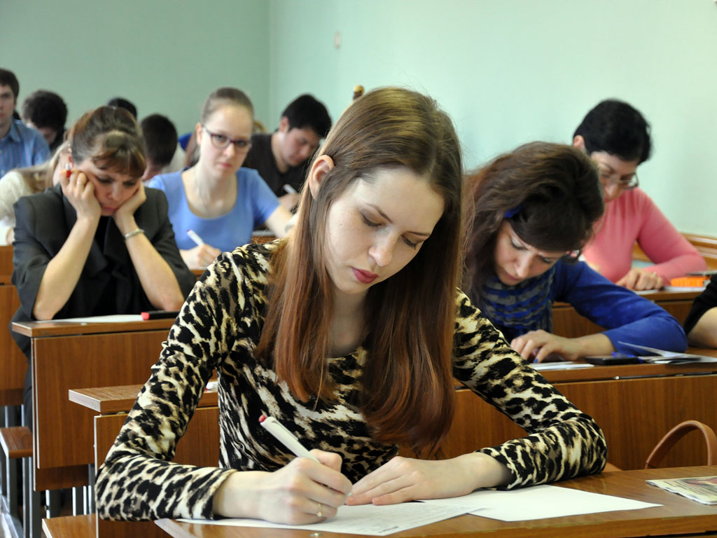 "Тотальный диктант" написали все желающие жители Иркутска 12 апреля, Фото с места события собственное