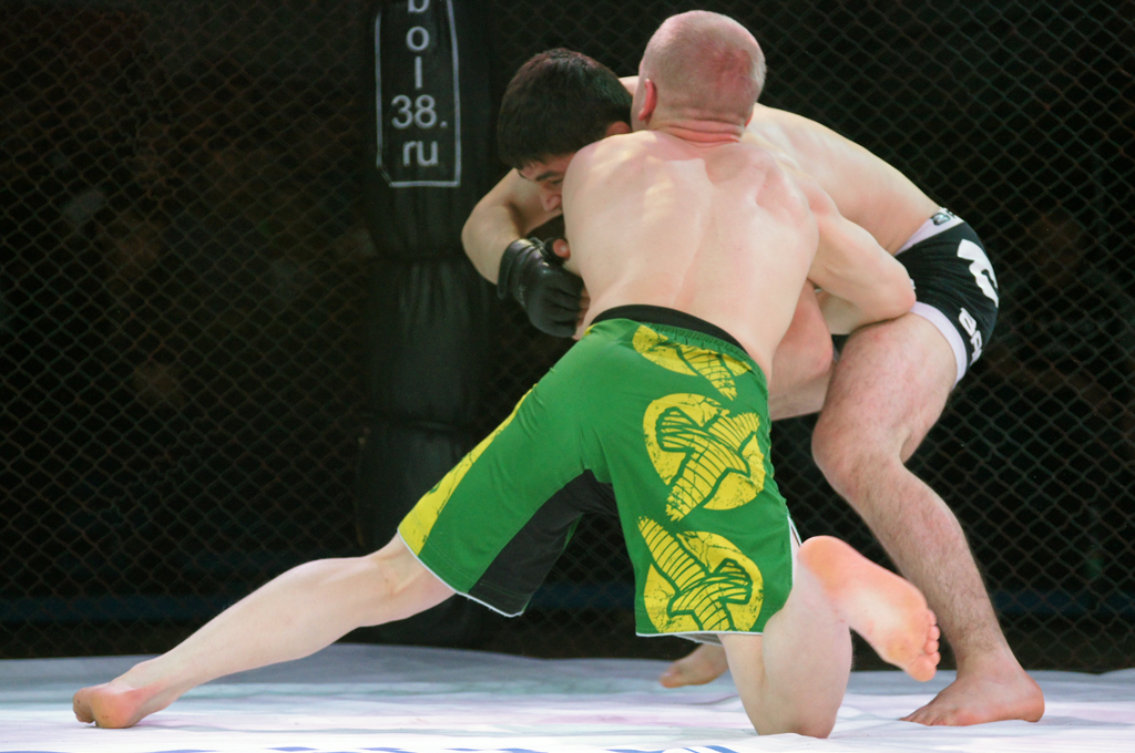 Бой за звание сильнейшего, Фото с места события собственное