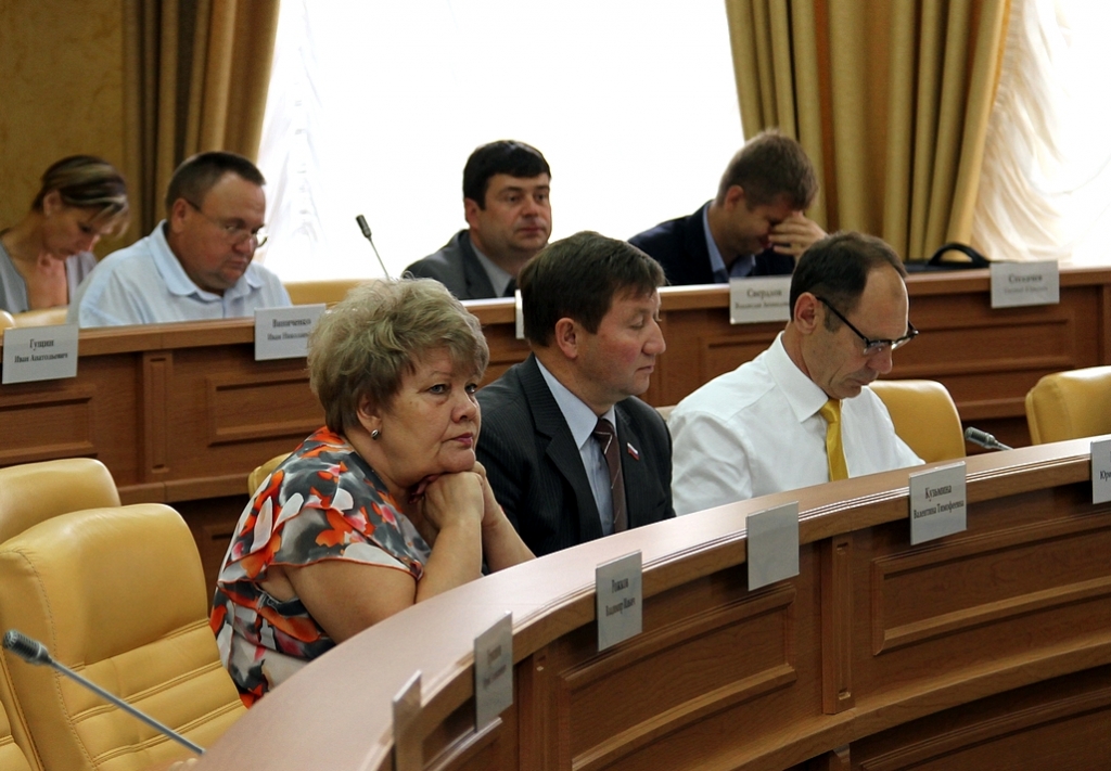 Выборщикам понравились только 19 действующих депутатов из 26-ти заявившихся на участие, Фото с места события собственное