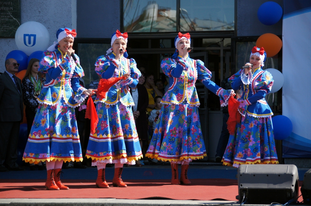 Танцы, Фото с места события собственное