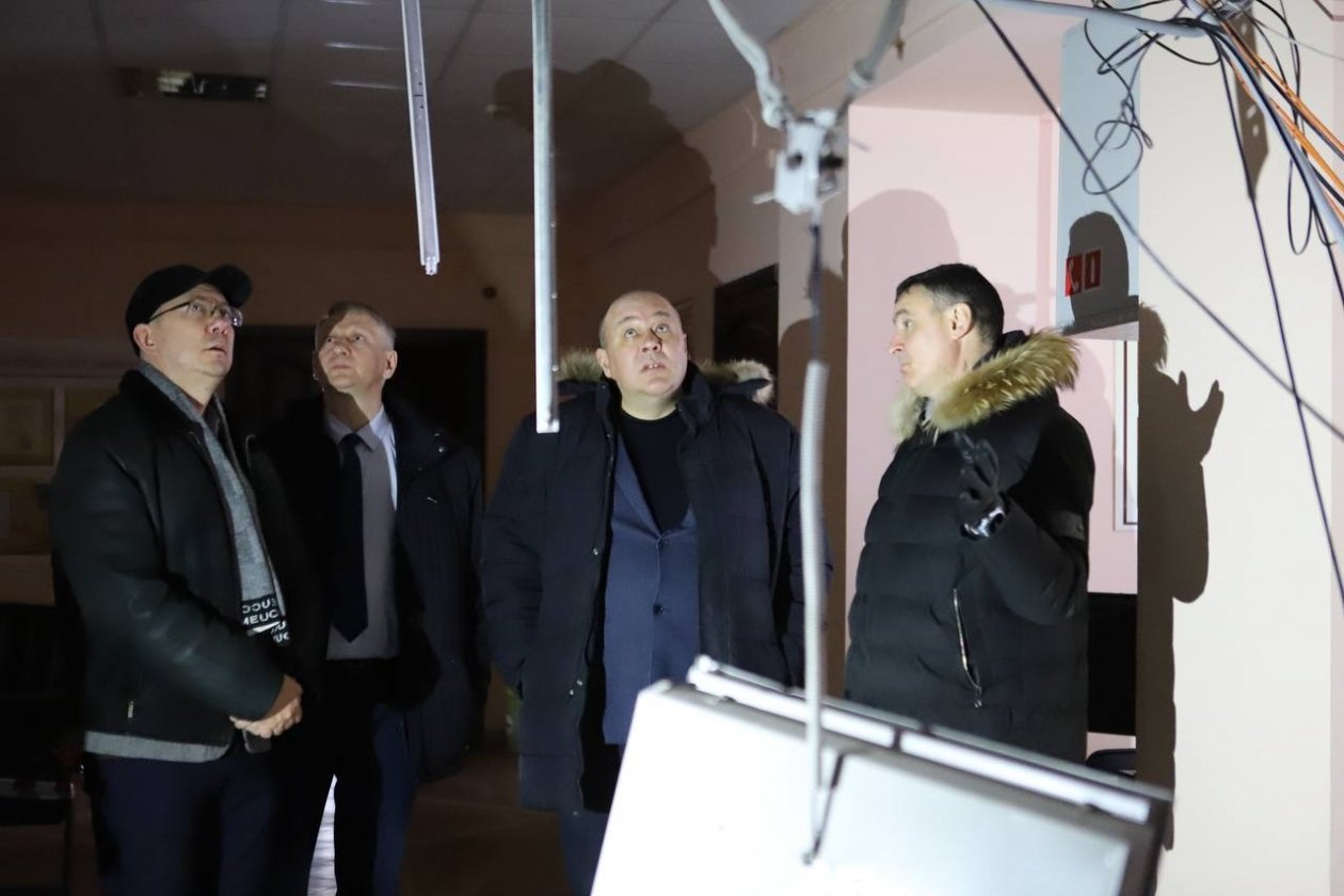 Мэр Иркутска поручил провести обследование потолков в школе №64 Пресс-служба администрации Иркутска