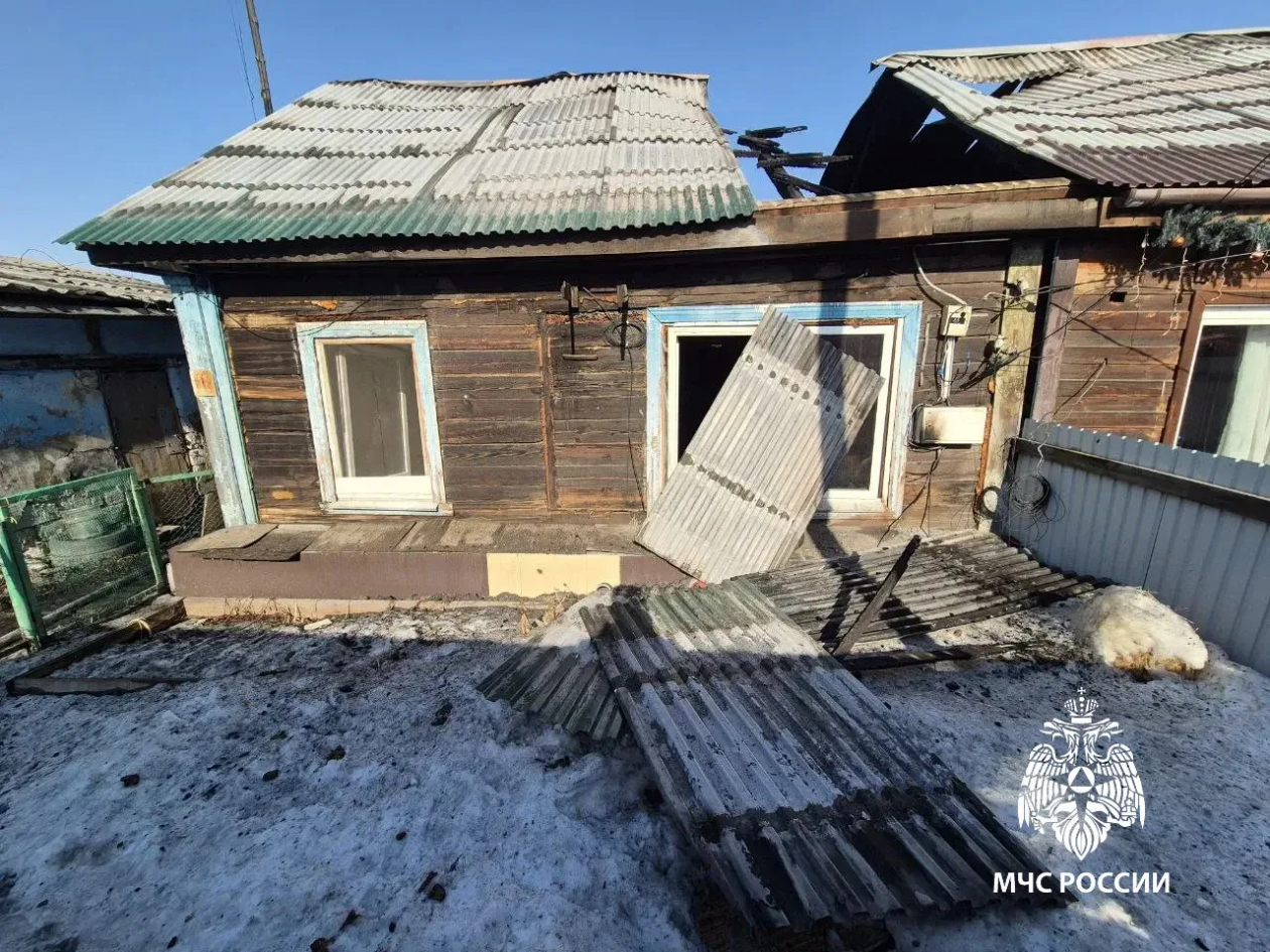 Двухквартирный дом загорелся в Ангарском округе Пресс-служба ГУ МЧС России по Иркутской области