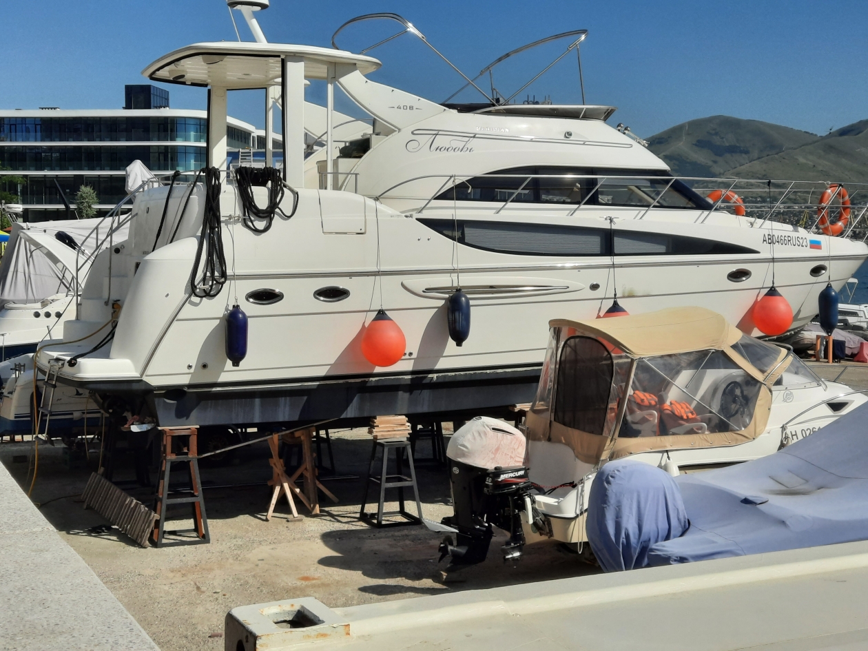 Флайбридж с грилем и гидравлика: 19-метровую яхту продают за 100 млн рублей на Байкале Людмила Лата, ИА KrasnodarMedia