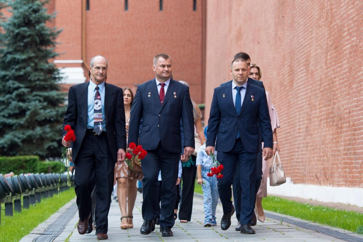 Из тг-канала (18+) 