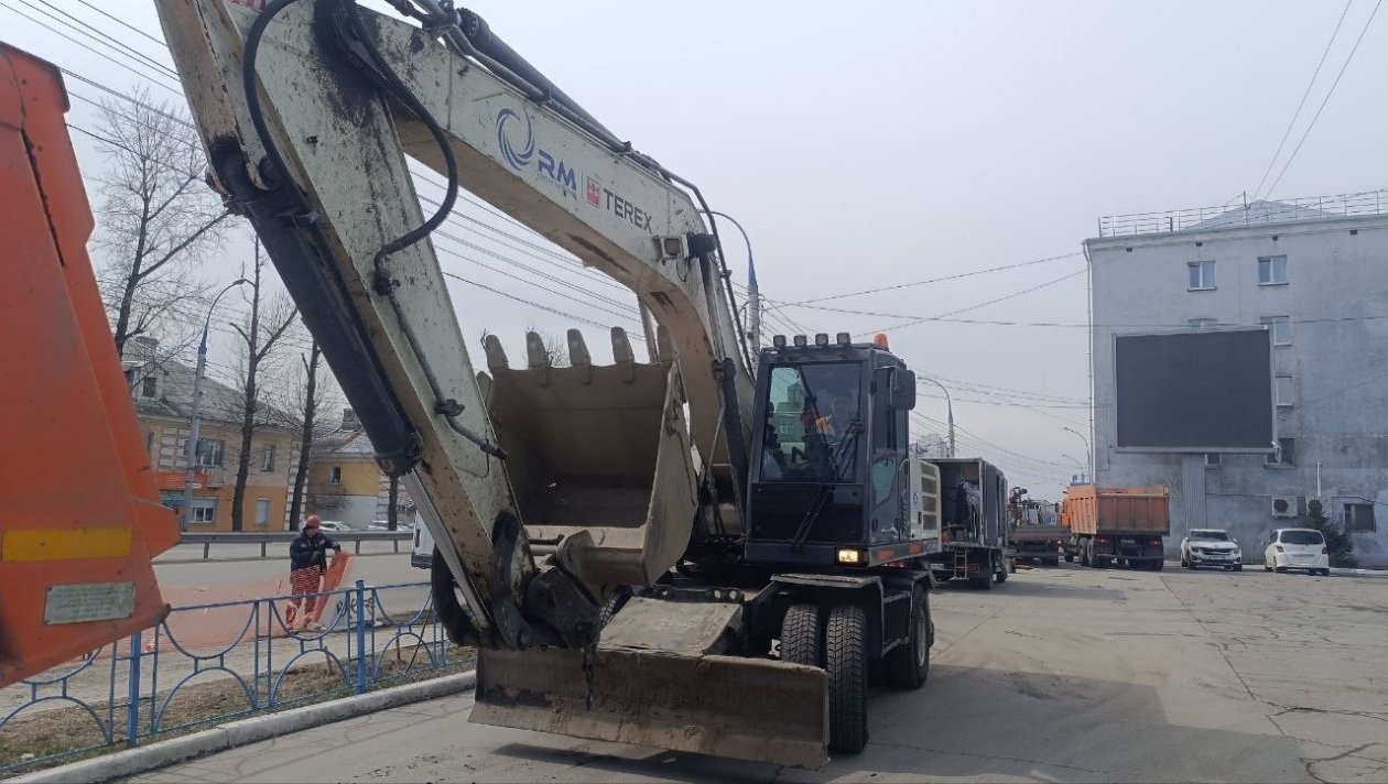 Специалисты выявили место прорыва на теплосети в Октябрьском районе в Иркутске Оператор тепловых сетей в Телеграме (18+)